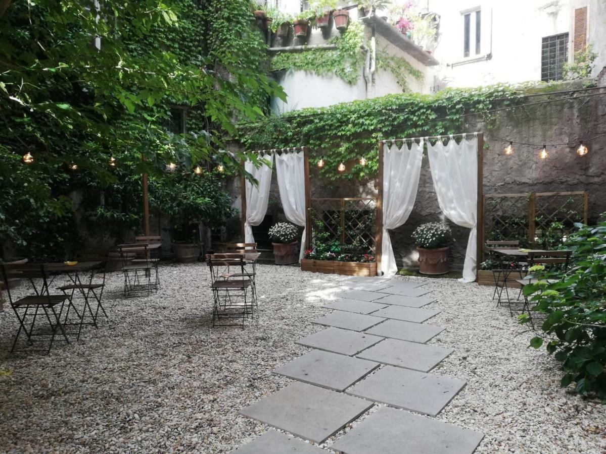 Guesthouse Coronari Courtyard Rome Exterior photo